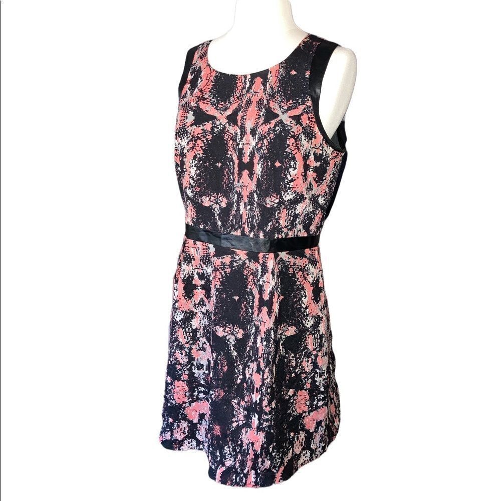 Flawed Mac & Jac Black & Pink Snake Print Sleeveless Shift Dress w Back Cut Out